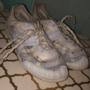 nfinity vengeance cheerleading sneakers